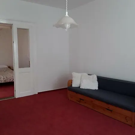 Budai Apartman, Appartement *