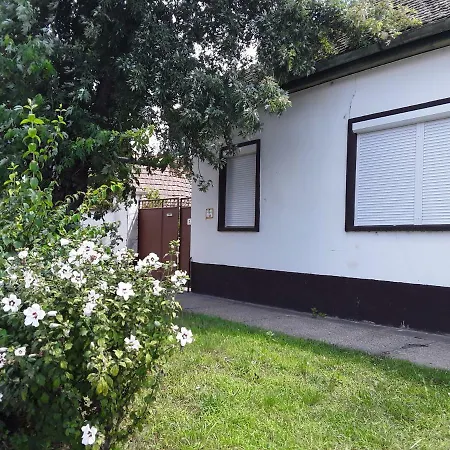 Budai Apartman, Appartement *